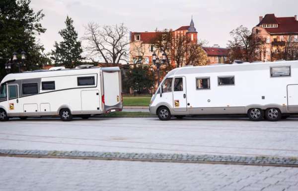 Blog-Vorschau-Toter-Winkel-WoMo-mins5cCP5fZ6a7Jh