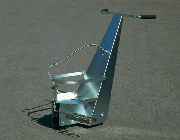 3M Grundierungsgerät PS-98 für Fahrbahnmarkierungen, Gesamtansicht auf Asphalt